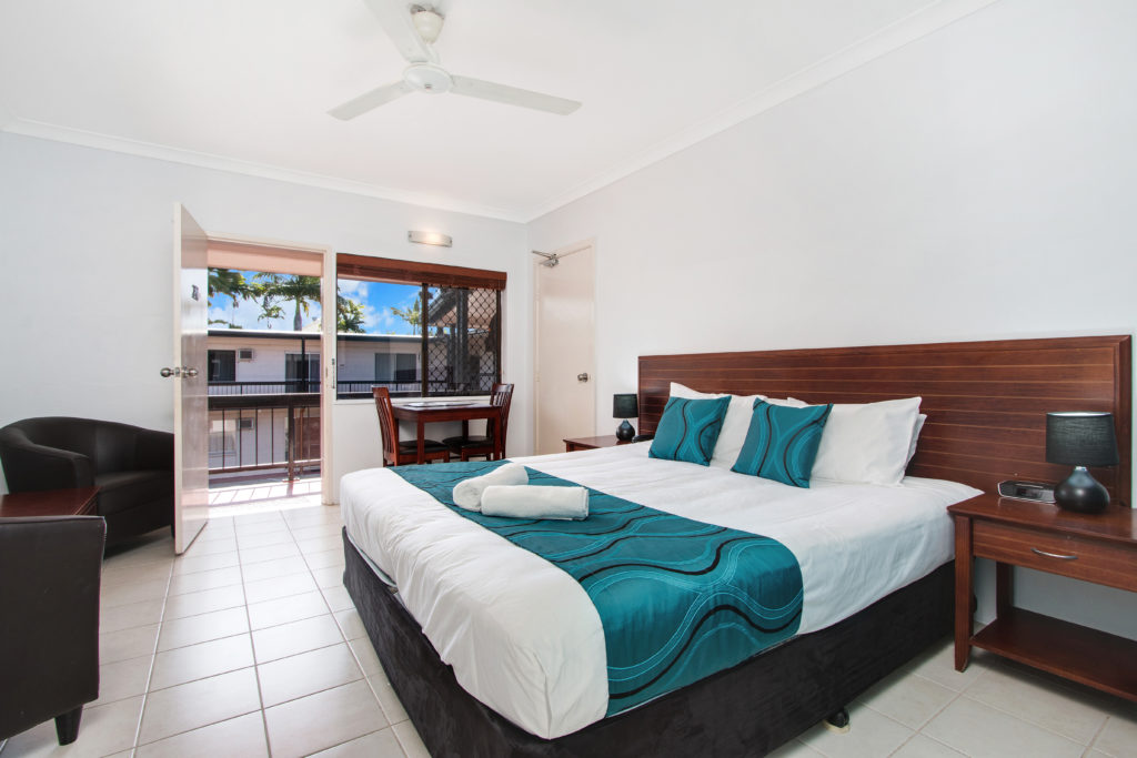 King Suite Cairns City Palms Motel Suites and Apartments