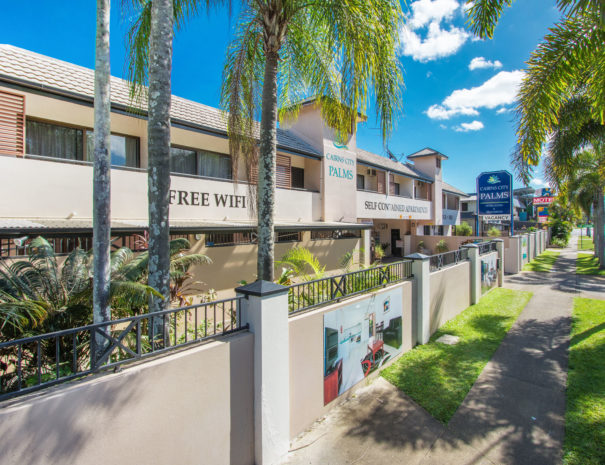 Cairns City Palms Exterior